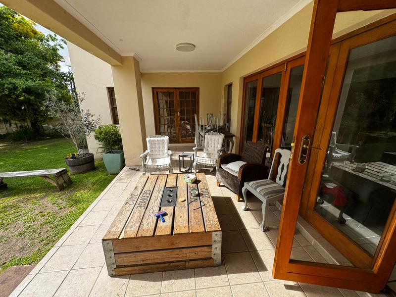 To Let 4 Bedroom Property for Rent in Vierlanden Western Cape